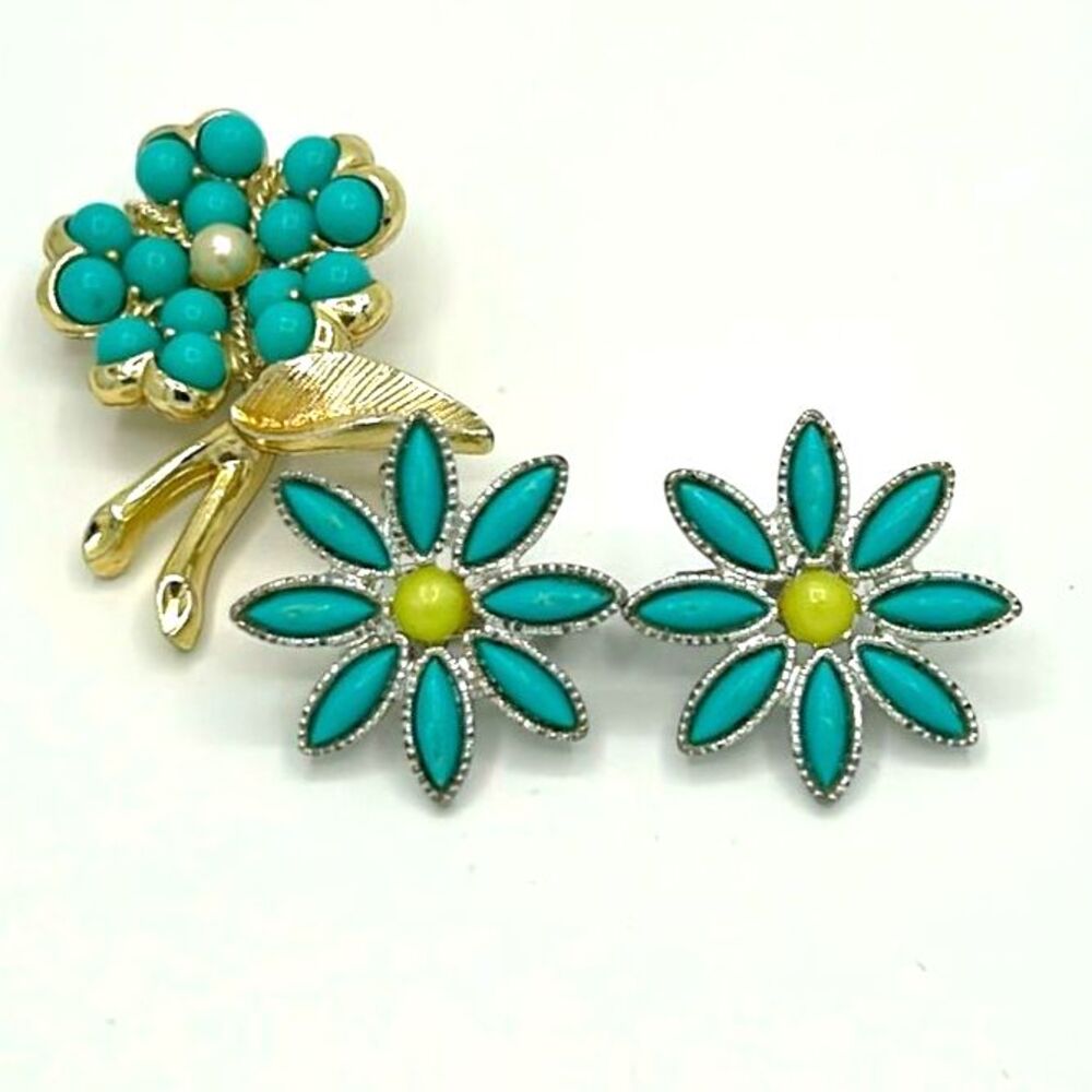 Signed Vintage Sarah Coventry Brooch and Earring set